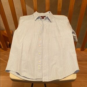 Brooks Brothers short sleeve T-shirt. Size: Kids XL. Color: White/ Light Blue